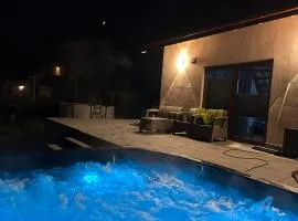 ''Kaszebe ''Domek letniskowy całoroczny z jacuzzi nad jeziorem Raduńskim
