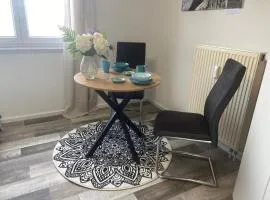 Moderne Wohnung umgeben von Weinbergen