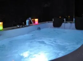 Villa Maki Lakeside Hot Tub Apartments Breakfast and Free Parking
