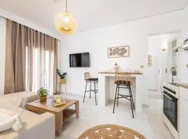 Ethereal Aura Apartment - 1 Min to the Beach