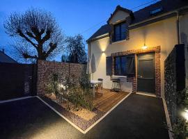 Gîte des Ouches 1, hotel i La Chapelle-Vieille-Forêt