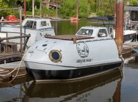 Ausgbebautes Rettungsboot ARDSCHE NOAH