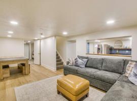 Ski, Hike and Relax Ogden Apt with Patio!, hotel v destinaci Ogden