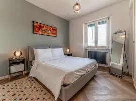 Naomi's Flat - Metro Mirti