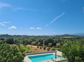 E Cabane, hotel em Rottani