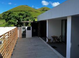 Arrenquinha Guesthouse # Hortênsia, khách sạn ở São Vicente Ferreira