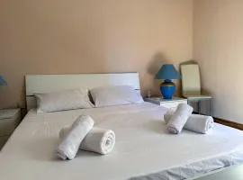 Golden Stay - 4BR Stylish Apartment for Group
