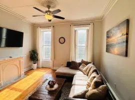 Charming, Stylish 2nd Floor Apartment Downtown Albany