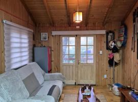 Cabaña Los Lleuques, Descanso en Cordillera a orillas del río Renegado, hotel v destinaci Las Trancas