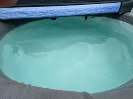 Clear Dome covered hot tub, bbq, firepit, projector