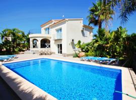 Estrella - holiday home with stunning views and private pool in Benissa, hotel u gradu 'Benissa'