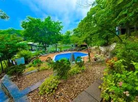 10 Historic Treetop Village Home 2bed3bath-6pp