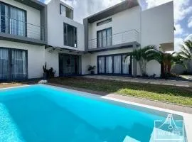 Villa Cottage avec piscine privée, 4 chambres, 25 min Grand Baie