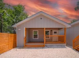 Your Amazing 3BR2BA Downtown Delight