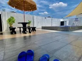 Lapang Tuju Private Pool Homestay