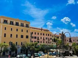 NIMPHAEA BLUE APARTMENT - Elegant Central Flat, Walk to Beach & Train Station