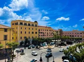 NIMPHAEA BLUE APARTMENT - Elegant Central Flat, Walk to Beach & Train Station