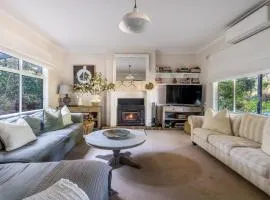 'Ardbrae' Countryside Tranquility with a Charming Cottage