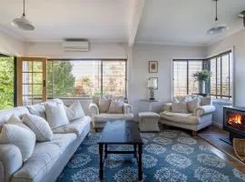 Serenity in Red Hill - Winery Bliss & Coastal Beauty