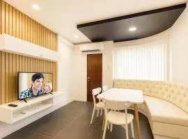 Modern and Stylish Bachelors Pad