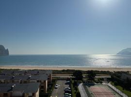 Vistas al mar, a 1 min de la playa, terraza, wifi, hotel in Laredo