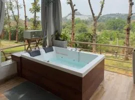 Ohstayz Pride Rock - Mountainview Jacuzzi Villa in Bangalore