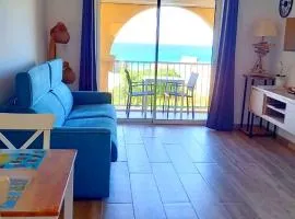 Studio standing classé meublé de tourisme avec terrasse vue mer " les pieds dans l'eau " à Algajola