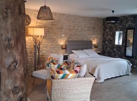 Bergerie de l'Iris, hotel v destinaci Sainte-Croix-sur-Mer