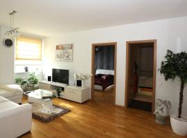 Apartamentai Panevezys: Panevėžys şehrinde bir otel