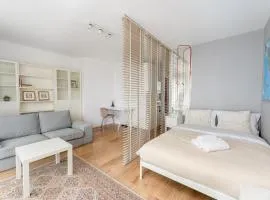 Lindego Park Comfy Studio by BookingHost