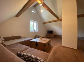 Ferienwohnung mit Giebelzimmer, hotel in Ravensburg