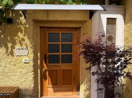 La casina di mezzo - Tiny House, hotel em Camaiore