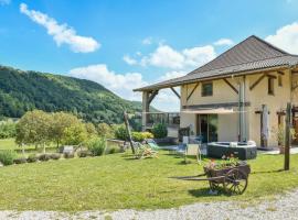 Gite Entre lacs et montagne, hotel in Saint-Bueil