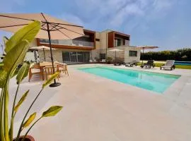 Ria Lounge House