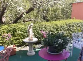 4 km zu A7 und A71, Idylle am Bach, großer Garten