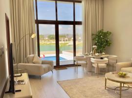 Lux Villa Azure 36A，塞拉萊的住宿