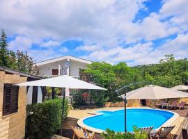 Sunny Pool Apartments, ξενοδοχείο σε Maslenica