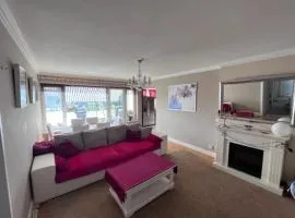 Zentrale, helle Wohnung mit Balkon! Ideal für Messe, Business und Städtereise