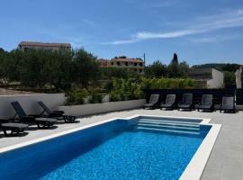 Čiovo Bay Apartment, hotel que acepta mascotas en Slatine