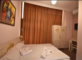 CA Yerevan Hotel