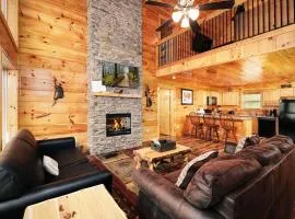 2BR, slps 10, 8 min to Dollywood, hot tub!