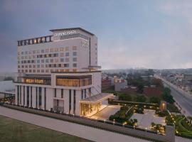 Crowne Plaza Lucknow by IHG, hotel near Chaudhary Charan Singh International Airport - LKO, Lucknow