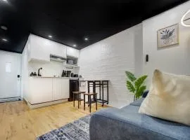 Stylish-24 1-Bedroom in HoMa Montreal