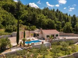 Holiday home - between Green & Blue