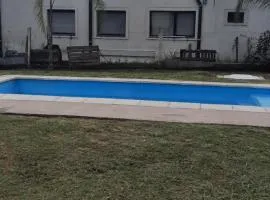 Casa vacacional con pileta y quincho - El Mollar I Salta