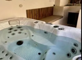 Élégance - Détente -Nature & Jacuzzi
