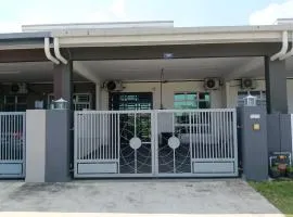 Bonda Homestay Kulai - Malay Only