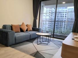Căn hộ 1PN VIEW HỒ BƠI CAO CẤP, FREE POOL, GYM, hotel in Gò Công