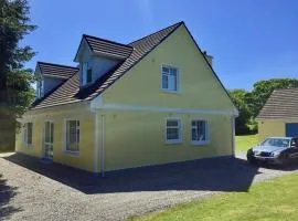 SLIEVNAMON HOUSE NICE SINGLE ROOM FOR GRILS ONLY g