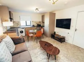 Hen & Chickens Luxury Apartments, Free Parking, By DerBnB